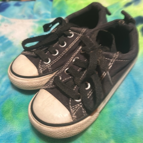 TODDLERS SHOES (2pair) Boys size 8 - Picture 5 of 5